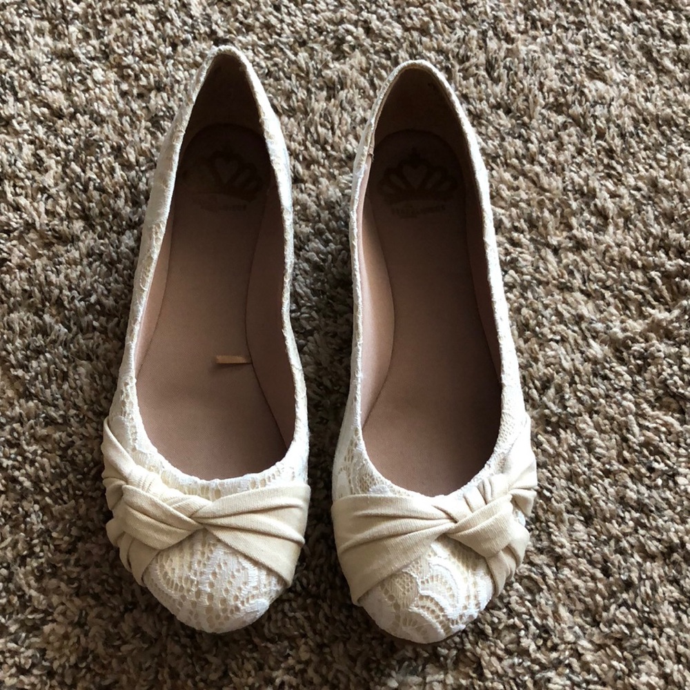 Cream flats